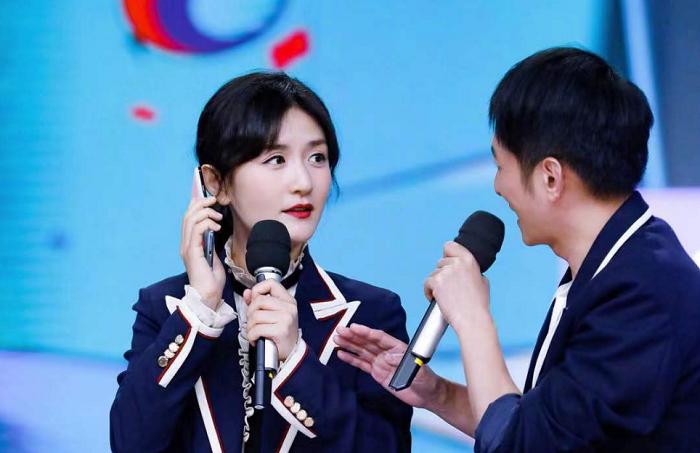 谢娜快乐大本营主持人