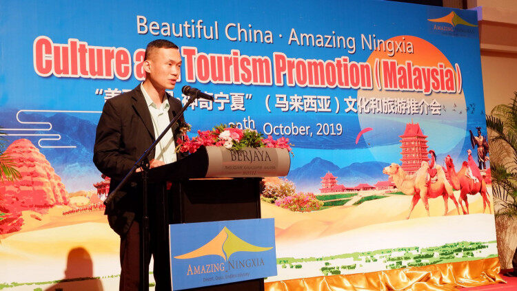 马来西亚旅游促进局国际处副处长陈汉文现场致辞。 马来西亚旅游促进局国际处副处长陈汉文现场致辞。
