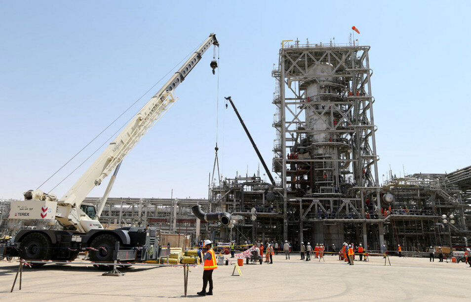 沙特阿美遇袭石油设施正在抢修中沙特称石油生产9月底将完全恢复